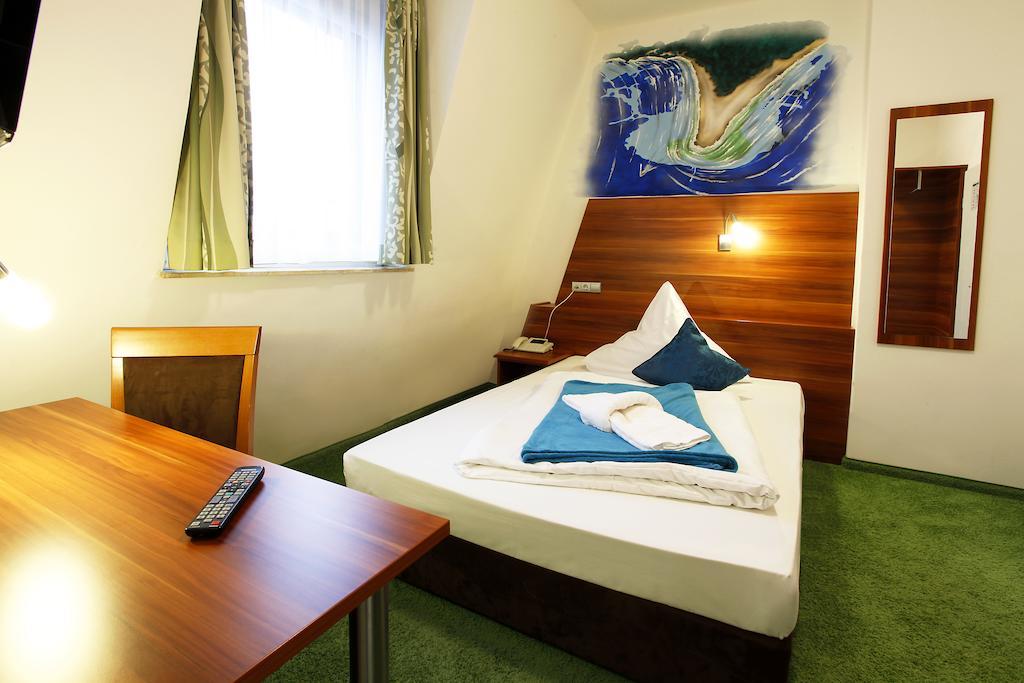 Warsteinerhof By Centro Comfort Cologne Room photo